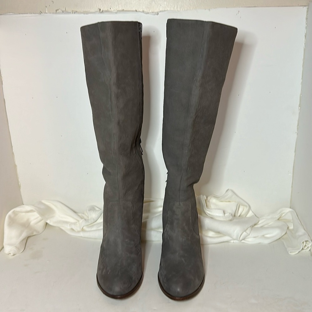 Gianni Bibi Grey Suede Fringe Boots Size 91/2